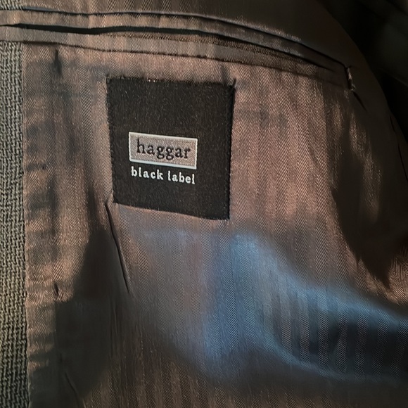 Pant and blazer suit set. Pant size 36x29. Blazer size large - Picture 3 of 4